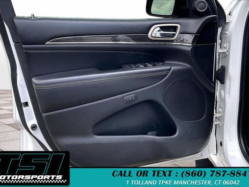 Used 2017 Jeep Grand Cherokee Overland AWD/4WD image 20