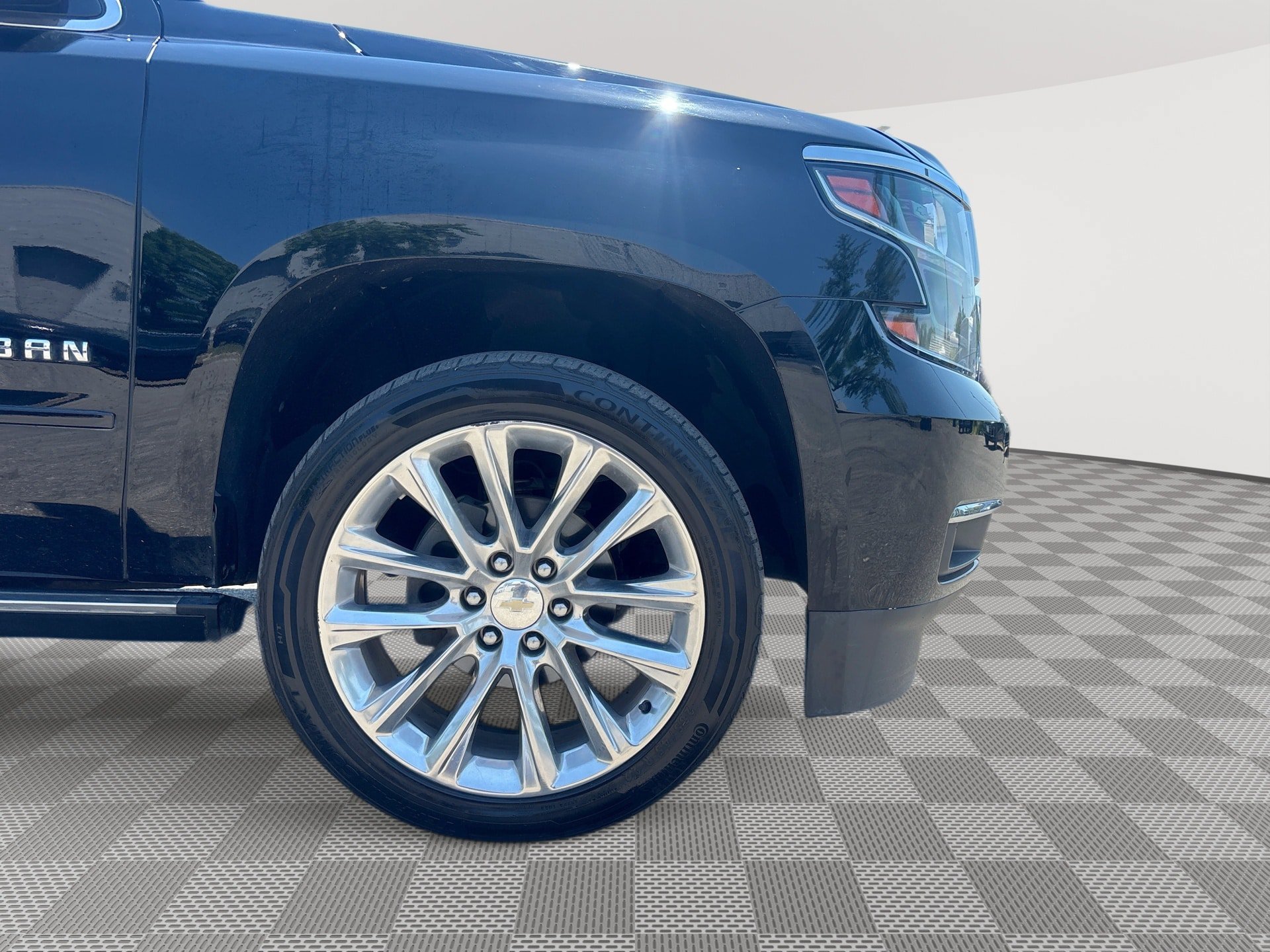 Used 2019 Chevrolet Suburban Premier w/ Premier Plus Edition AWD/4WD image 31
