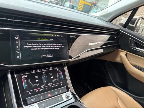 Used 2020 Audi Q7 3.0T Premium Plus w/ Premium Plus Package AWD/4WD image 13