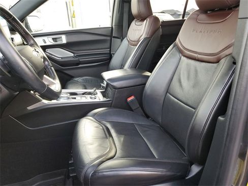 Used 2020 Ford Explorer Platinum w/ Premium Technology Package image 29