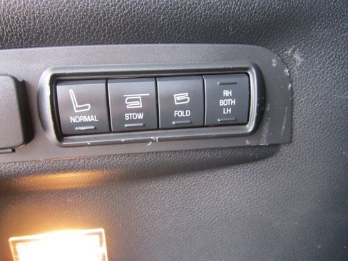 Used 2017 Ford Explorer Platinum AWD/4WD image 11