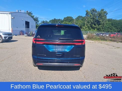 Used 2023 Chrysler Pacifica Limited w/ Uconnect Theater Family Group AWD/4WD image 4