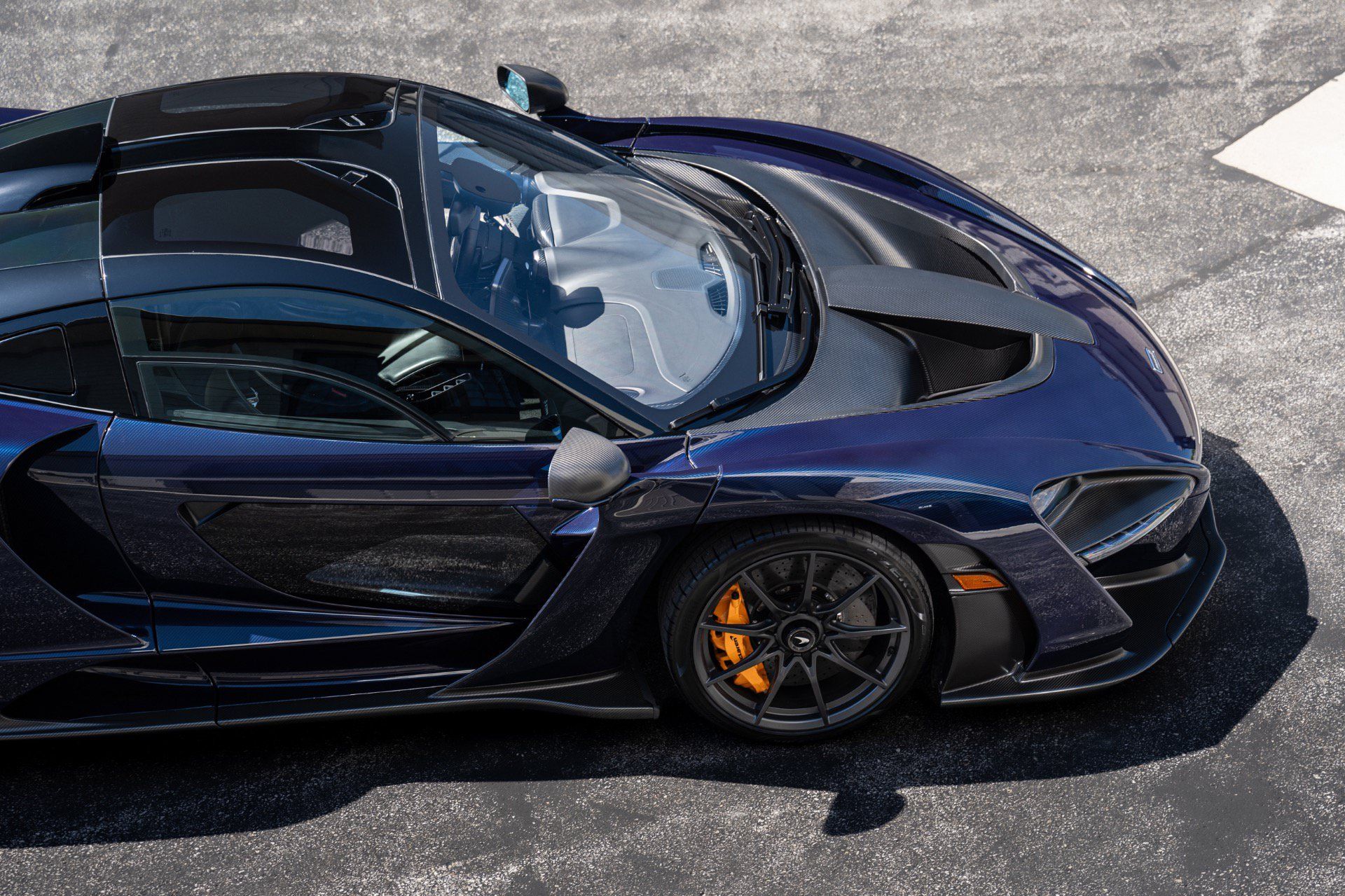 Used 2019 McLaren Senna RWD image 34