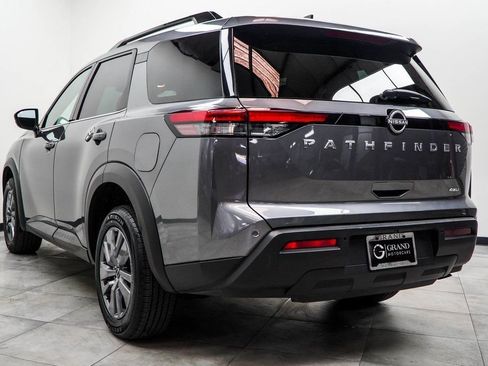 Used 2025 Nissan Pathfinder SV AWD/4WD image 11
