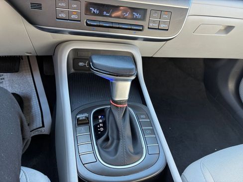 Used 2025 Hyundai Kona SEL image 44