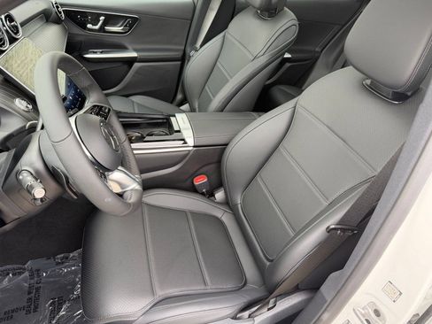 Used 2026 Mercedes-Benz GLC 300 image 21