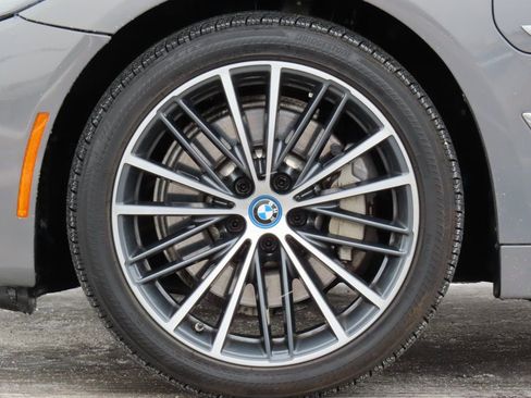 Used 2022 BMW 530e xDrive 530e iPerformance w/ Premium Package image 15