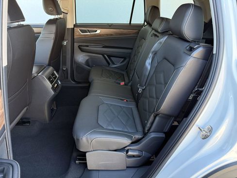 New 2026 Volkswagen Atlas SE image 21