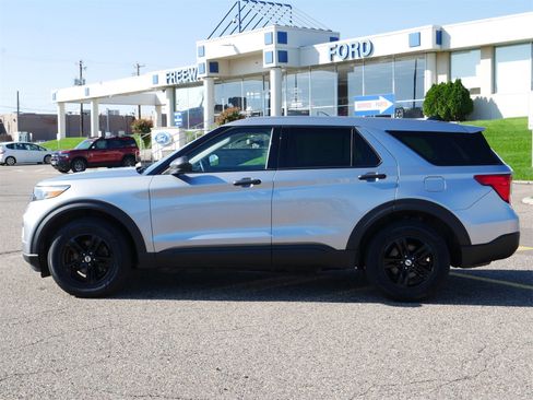 Used 2022 Ford Explorer 4WD image 2