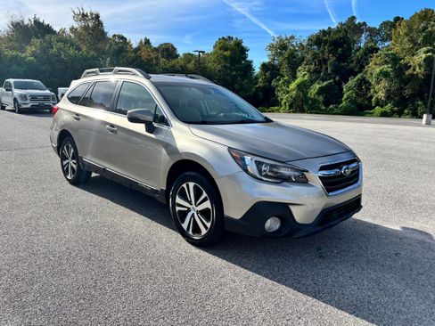 Used 2019 Subaru Outback 2.5i Limited image 3