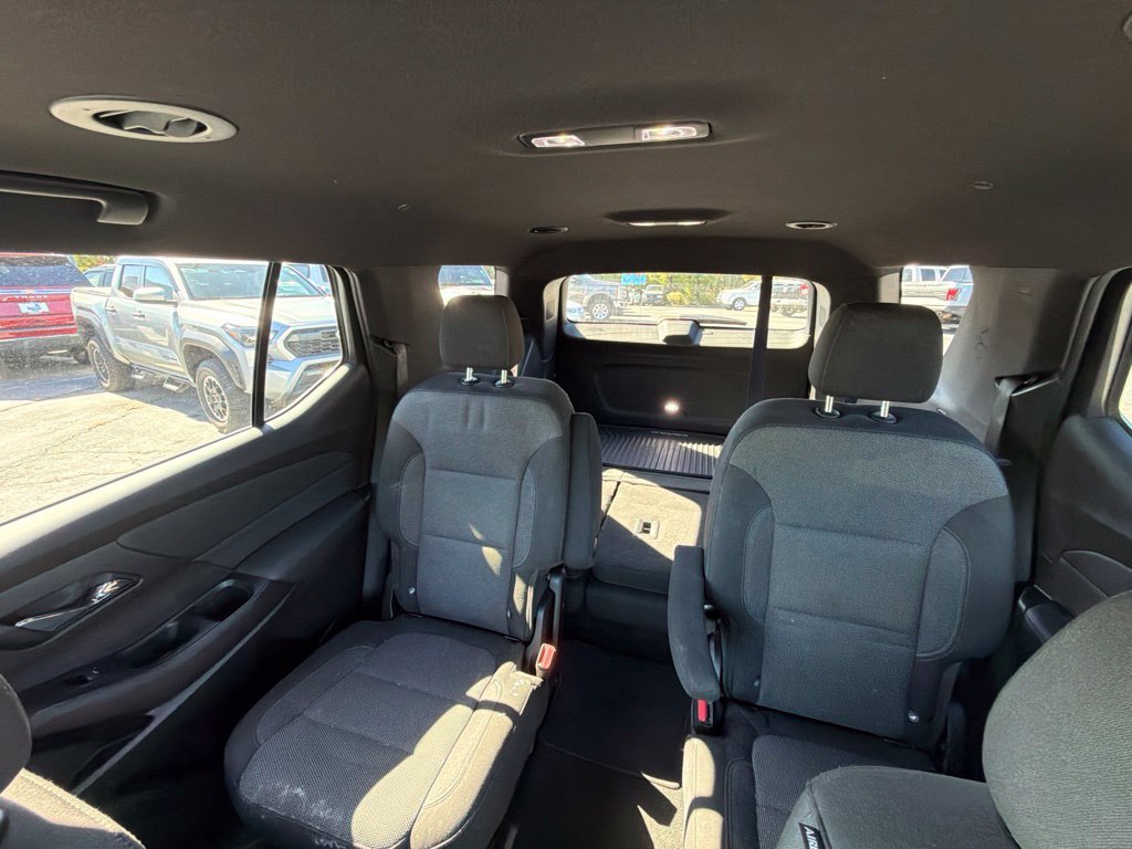 Used 2023 Chevrolet Traverse LT w/ Midnight/Sport Edition AWD/4WD image 13