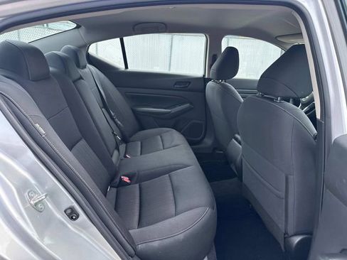 Used 2024 Nissan Altima 2.5 SV FWD image 15
