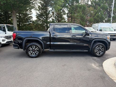 Used 2021 GMC Sierra 1500 AT4 w/ AT4 Value Package AWD/4WD image 11