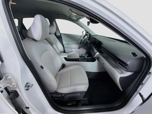 Used 2025 Hyundai Kona SEL FWD image 32