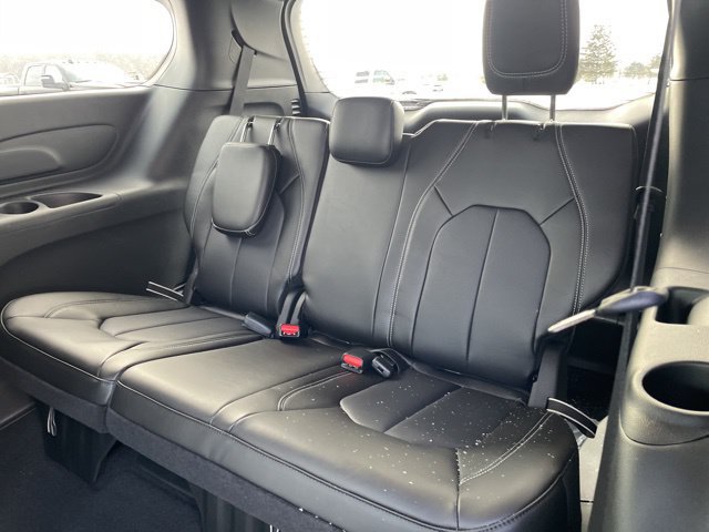 New 2026 Chrysler Pacifica Select AWD/4WD image 11