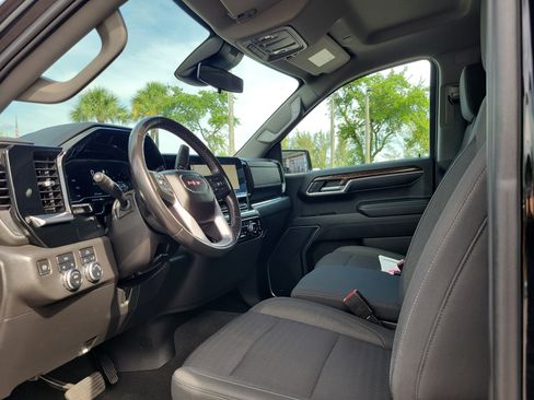 Used 2022 GMC Sierra 1500 SLE AWD/4WD image 11