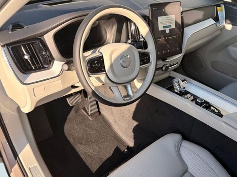 New 2026 Volvo XC60 B5 Ultra w/ Climate Package image 4