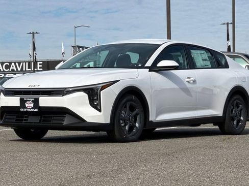 New 2026 Kia K4 LXS image 8