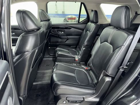 Used 2024 Honda Pilot Touring image 17