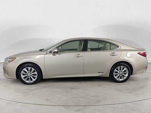 Used 2013 Lexus ES 300h w/ Luxury Pkg FWD image 8