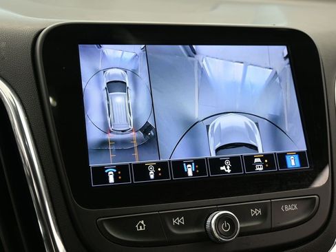 Used 2023 Chevrolet Equinox LT image 19