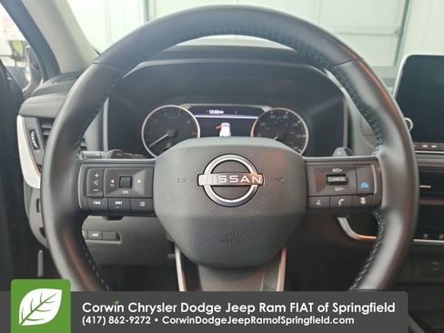 Used 2025 Nissan Rogue SV FWD image 21