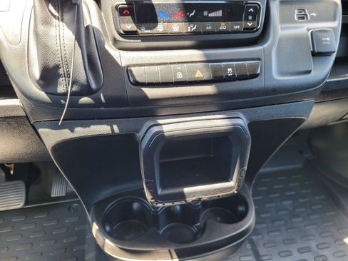 Used 2025 RAM ProMaster 2500 w/ U-Haul Equipment Group FWD image 22