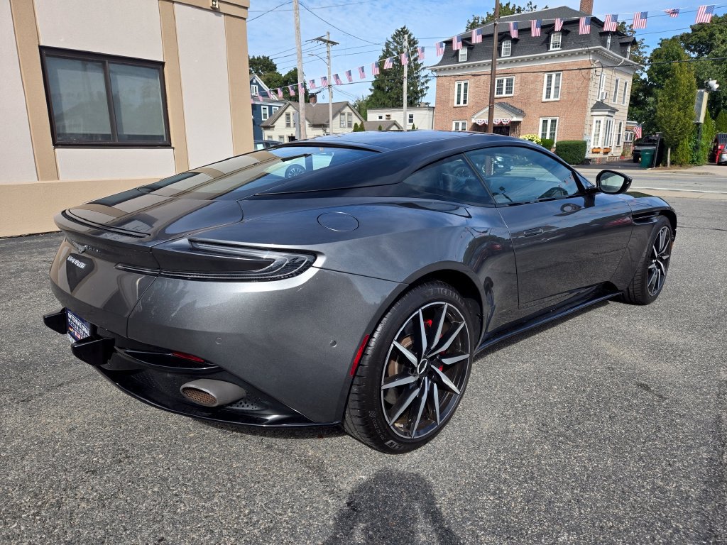 Used 2018 Aston Martin DB11 Coupe RWD image 3