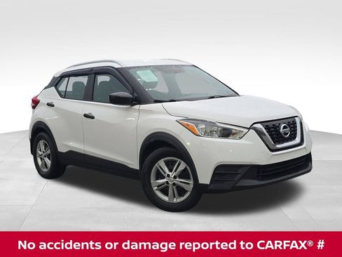Used 2019 Nissan Kicks S FWD image 1