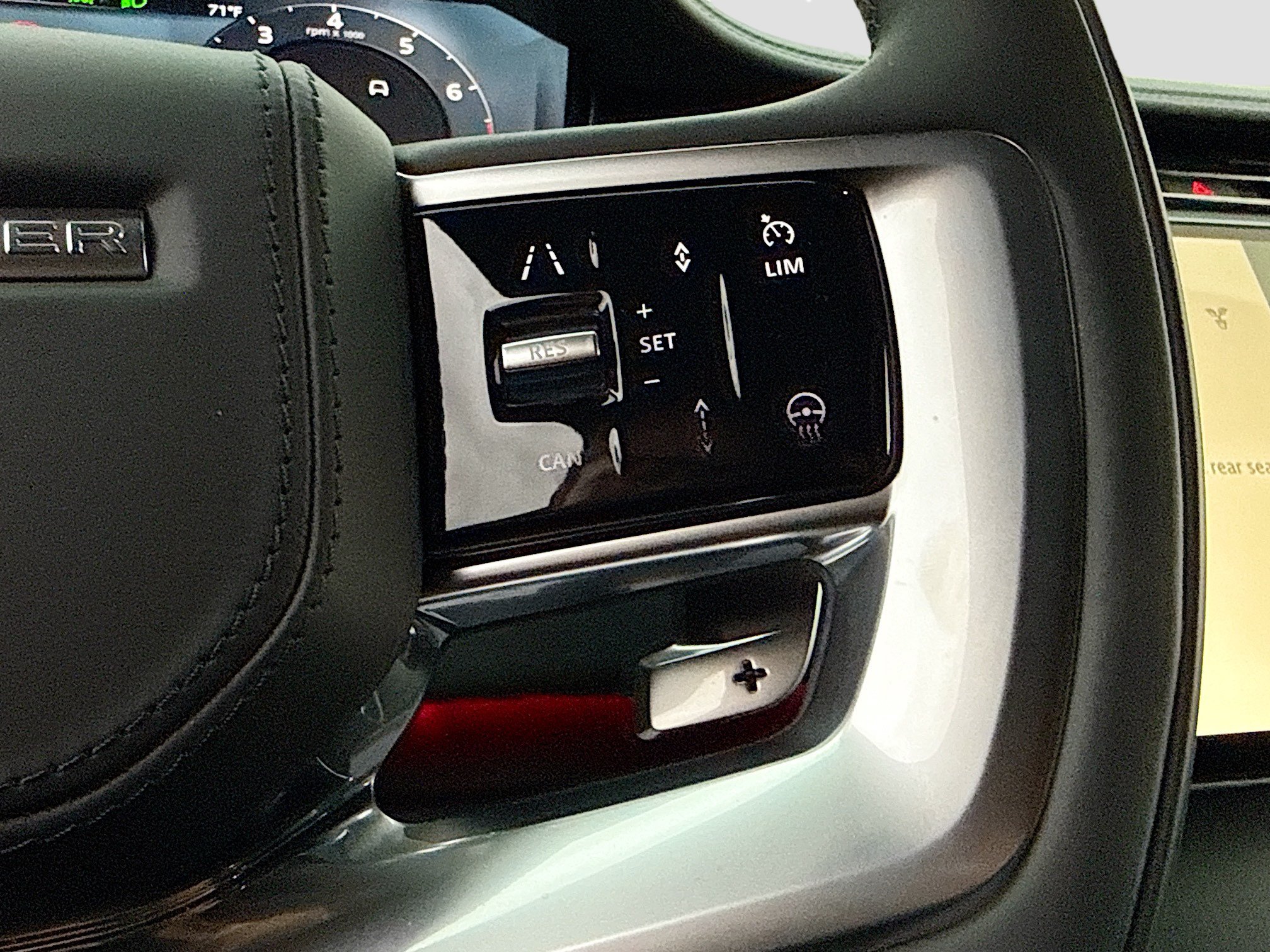 New 2026 Land Rover Range Rover Autobiography AWD/4WD image 38