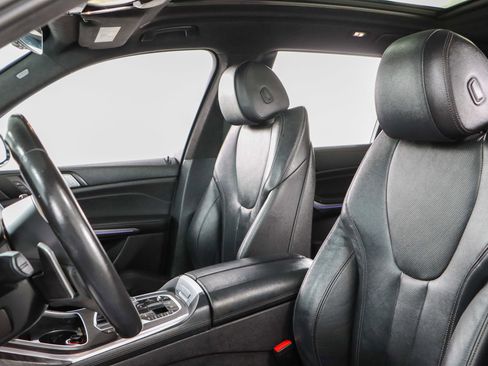 Used 2022 BMW X7 xDrive40i w/ M Sport Package image 24