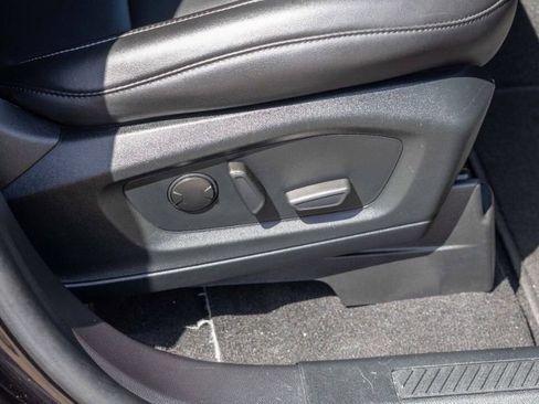 Used 2022 Ford Explorer XLT w/ Equipment Group 202A image 16