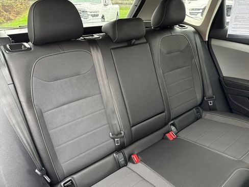 Used 2024 Volkswagen Taos SE image 24