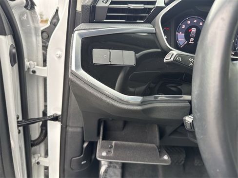 Used 2020 Audi Q3 2.0T Premium w/ Convenience Package image 24