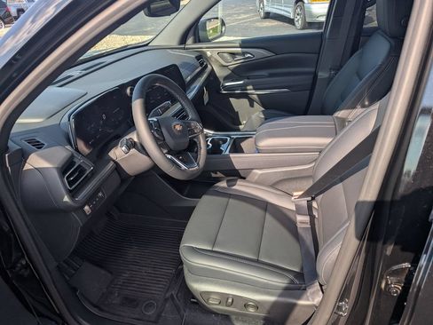 New 2026 Chevrolet Traverse LT w/ Driver Confidence Package AWD/4WD image 13
