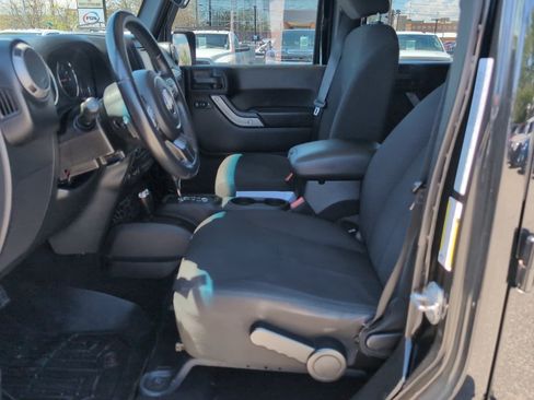 Used 2015 Jeep Wrangler Unlimited Sport w/ Quick Order Package 24S AWD/4WD image 10