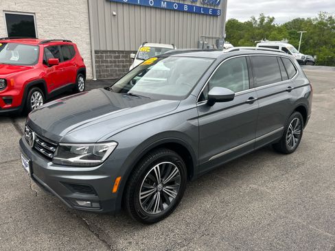 Used 2018 Volkswagen Tiguan SEL AWD/4WD image 8