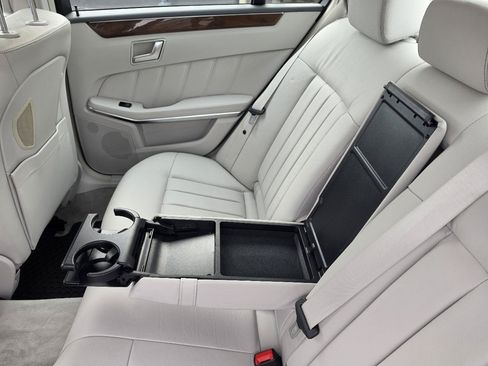 Used 2014 Mercedes-Benz E 350 4MATIC Sedan image 47