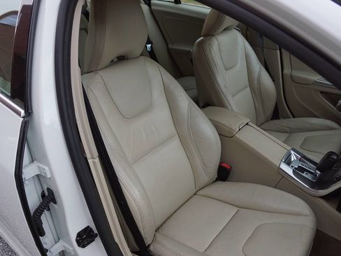 Used 2012 Volvo S60 T5 image 28