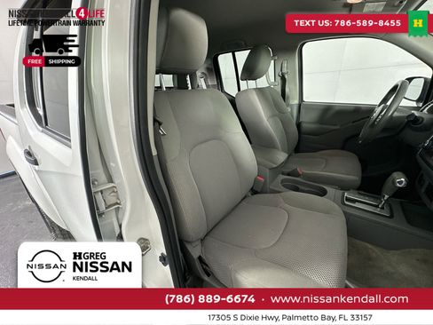 Used 2018 Nissan Frontier SV image 31