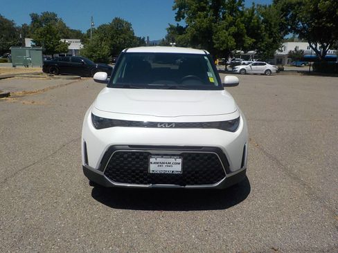 Used 2024 Kia Soul LX w/ Option Group 015 image 2
