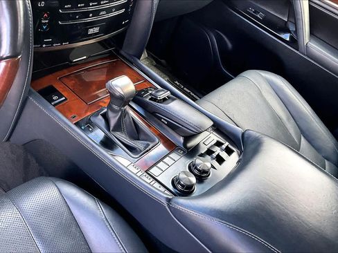 Used 2019 Lexus LX 570 4WD w/ Luxury Package image 17