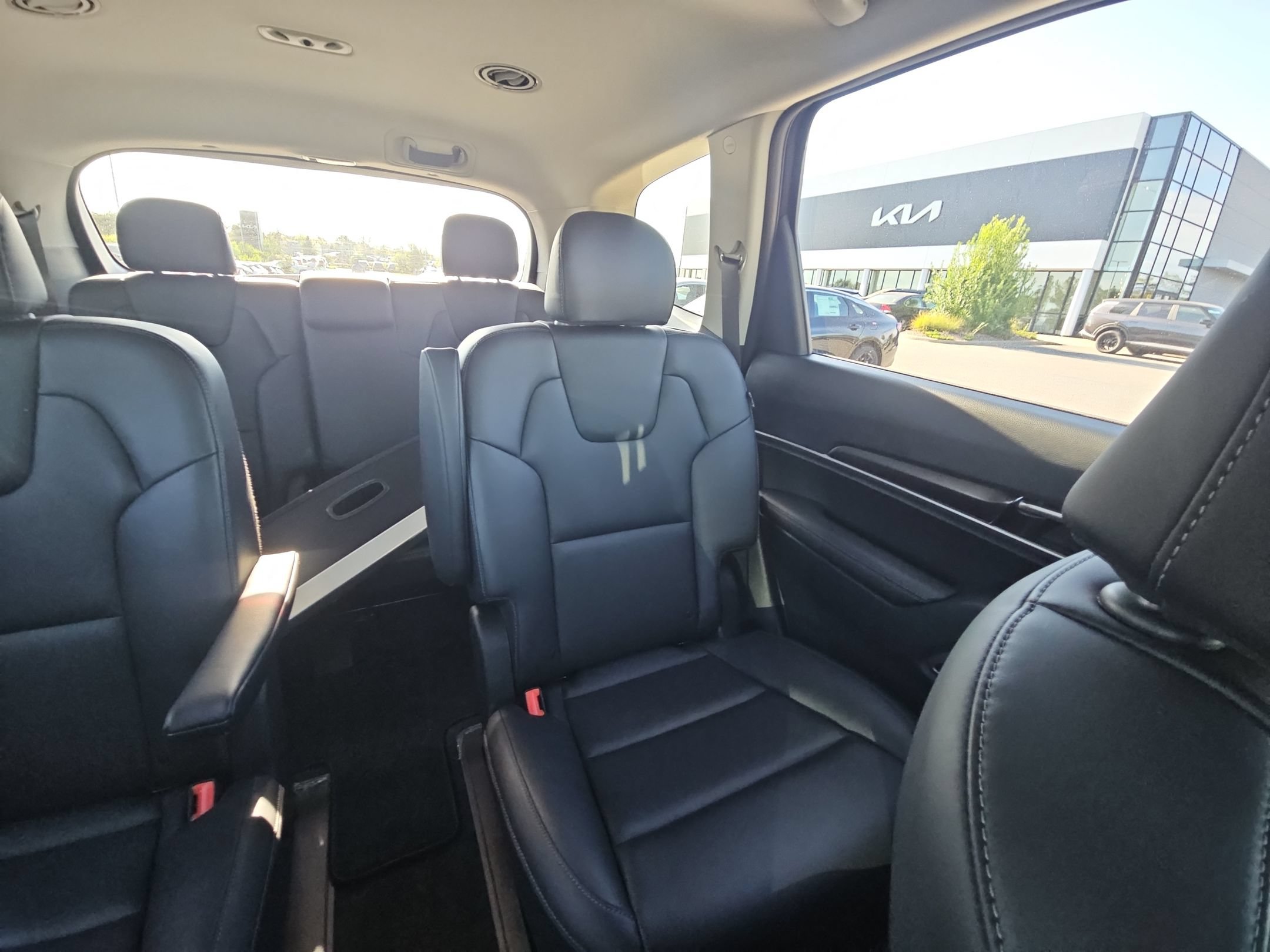 Used 2025 Kia Telluride S FWD image 14