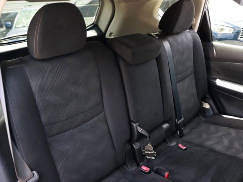Used 2014 Nissan Rogue SV w/ SV Moonroof Package FWD image 17