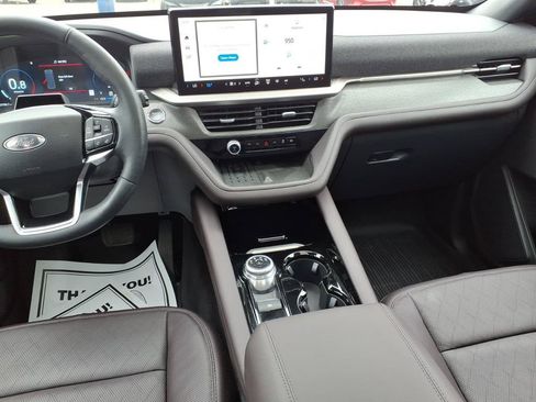 Certified 2025 Ford Explorer Platinum AWD/4WD image 12