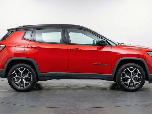 Used 2025 Jeep Compass Limited AWD/4WD image 11