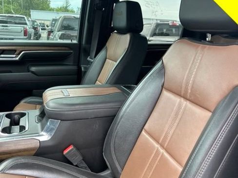 Used 2024 Chevrolet Silverado 2500 High Country w/ High Country Premium Package AWD/4WD image 13