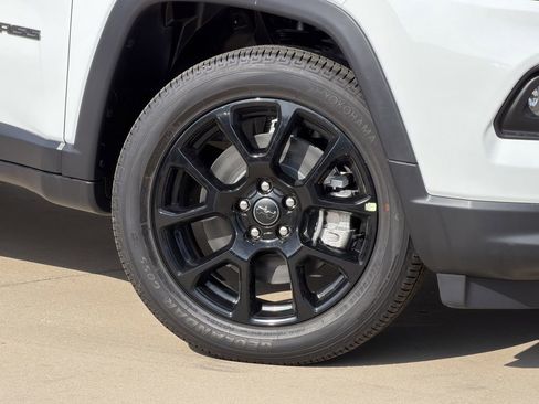 New 2026 Jeep Compass Latitude AWD/4WD image 8