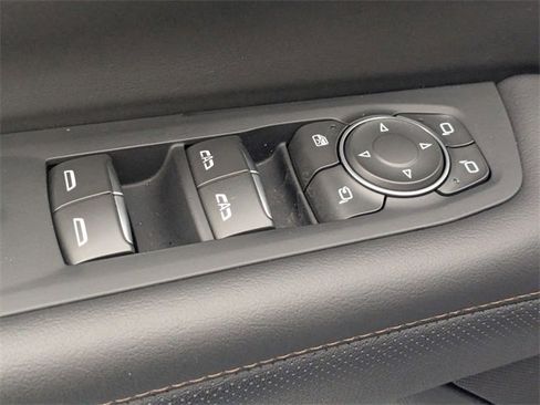 Used 2025 Chevrolet Tahoe High Country w/ Sun And Tow Package image 12