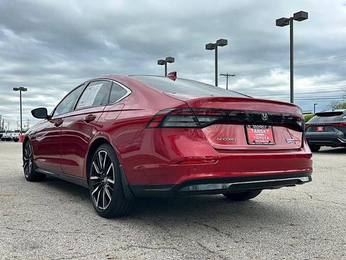 Used 2024 Honda Accord Touring image 3